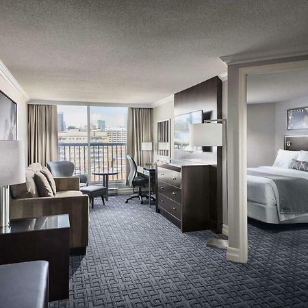 Best Western Plus Ottawa Downtown Suites Exterior photo