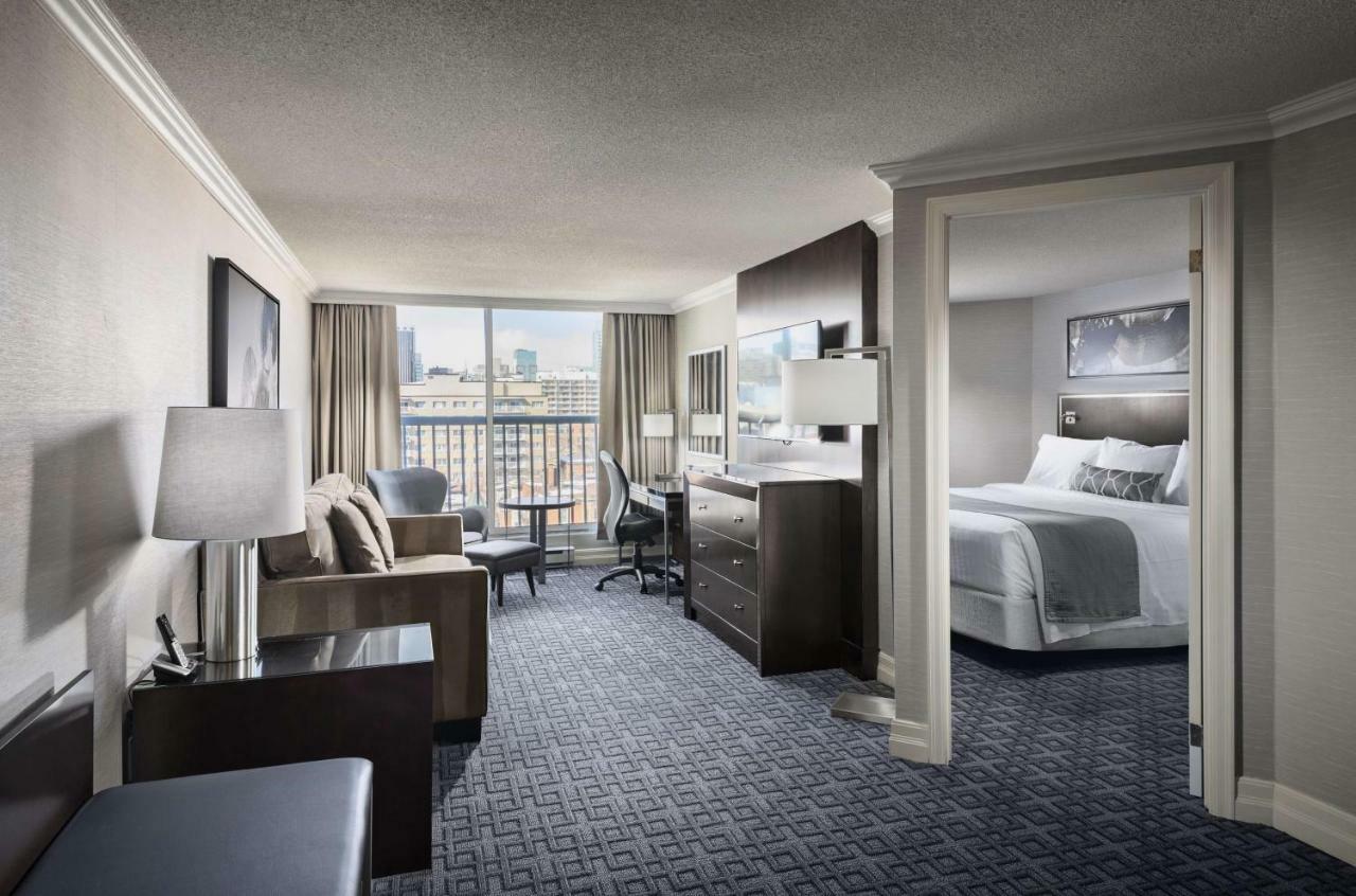 Best Western Plus Ottawa Downtown Suites Exterior photo